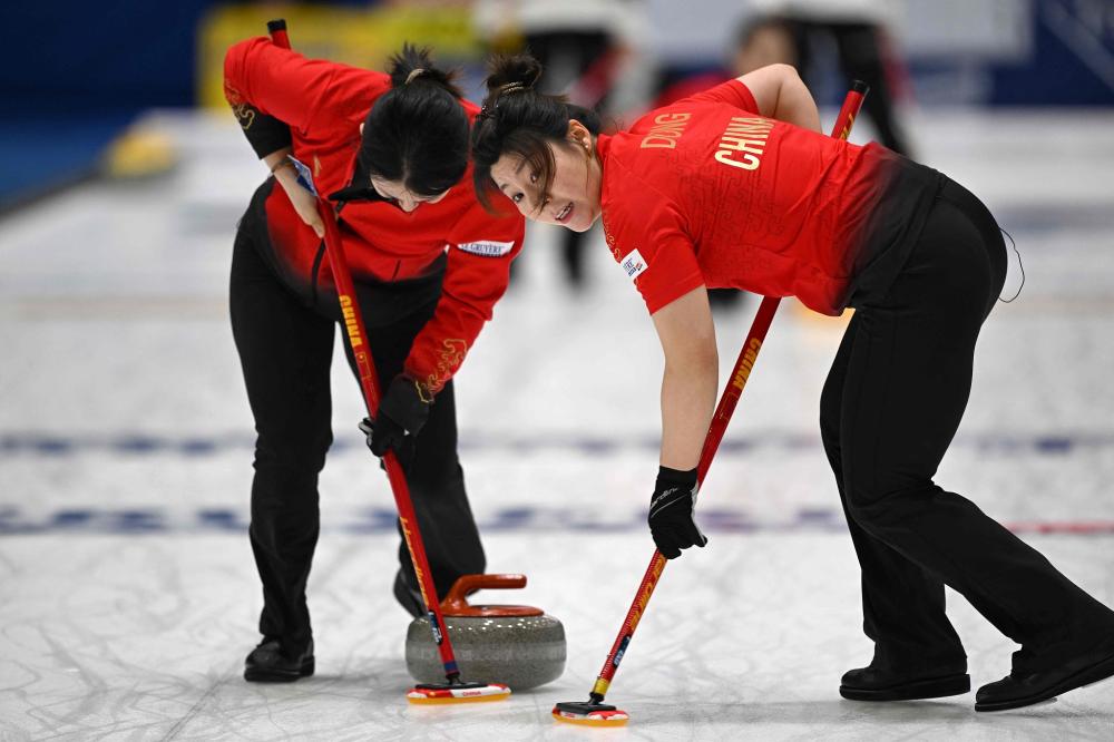 哈兰德百球：左脚71+右脚11，头球11个，其他部位1球